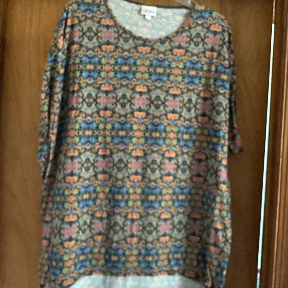 Lularoe women’s shirt size S